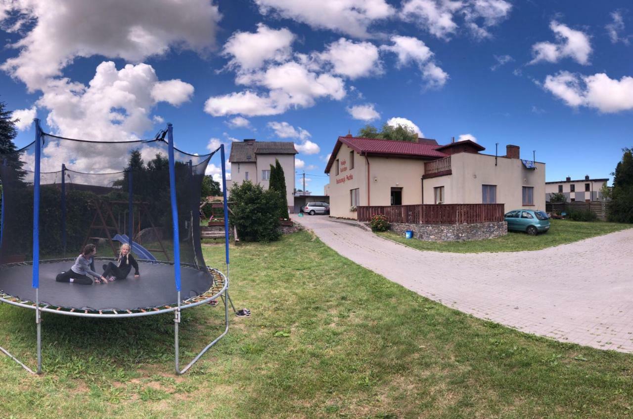 Pokoje Goscinne & Restauracja Pestka Choczewo Exterior foto