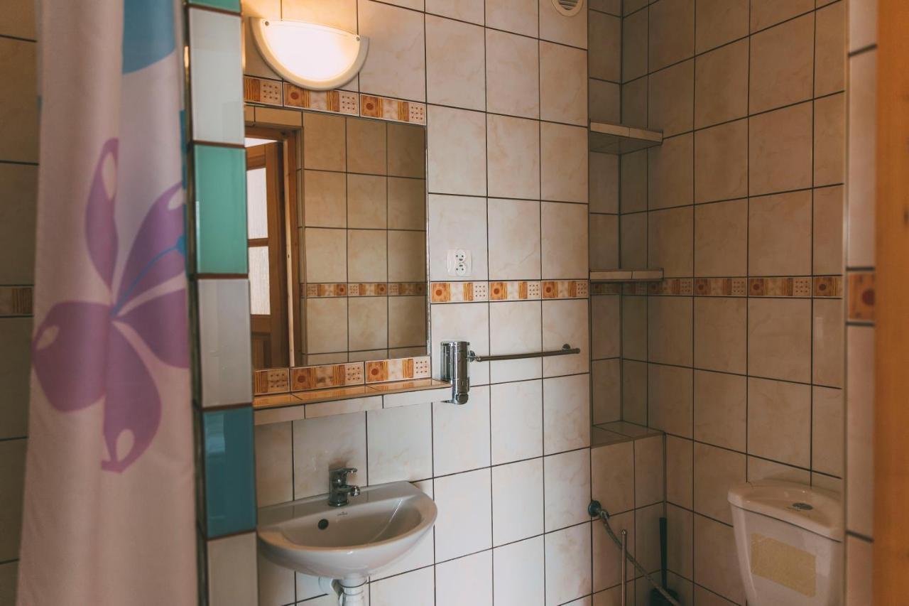Pokoje Goscinne & Restauracja Pestka Choczewo Exterior foto